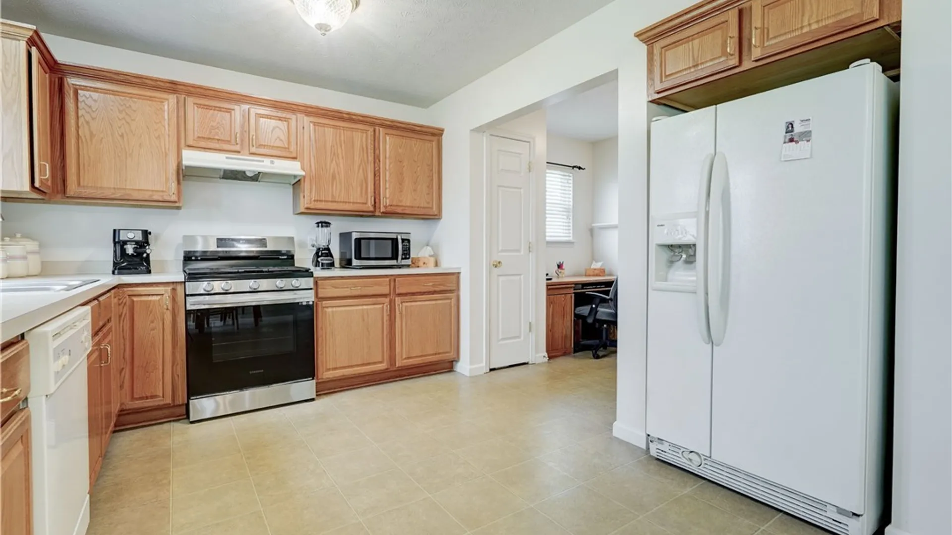 Property at 46 Aston Villa, Chili, NY 14514 21