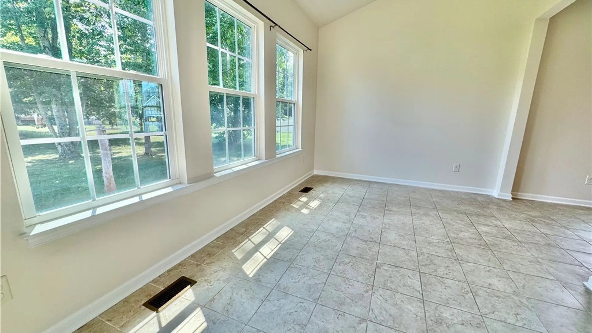 Property at 101 Rising Crest Circle, Manlius, NY 13116 9