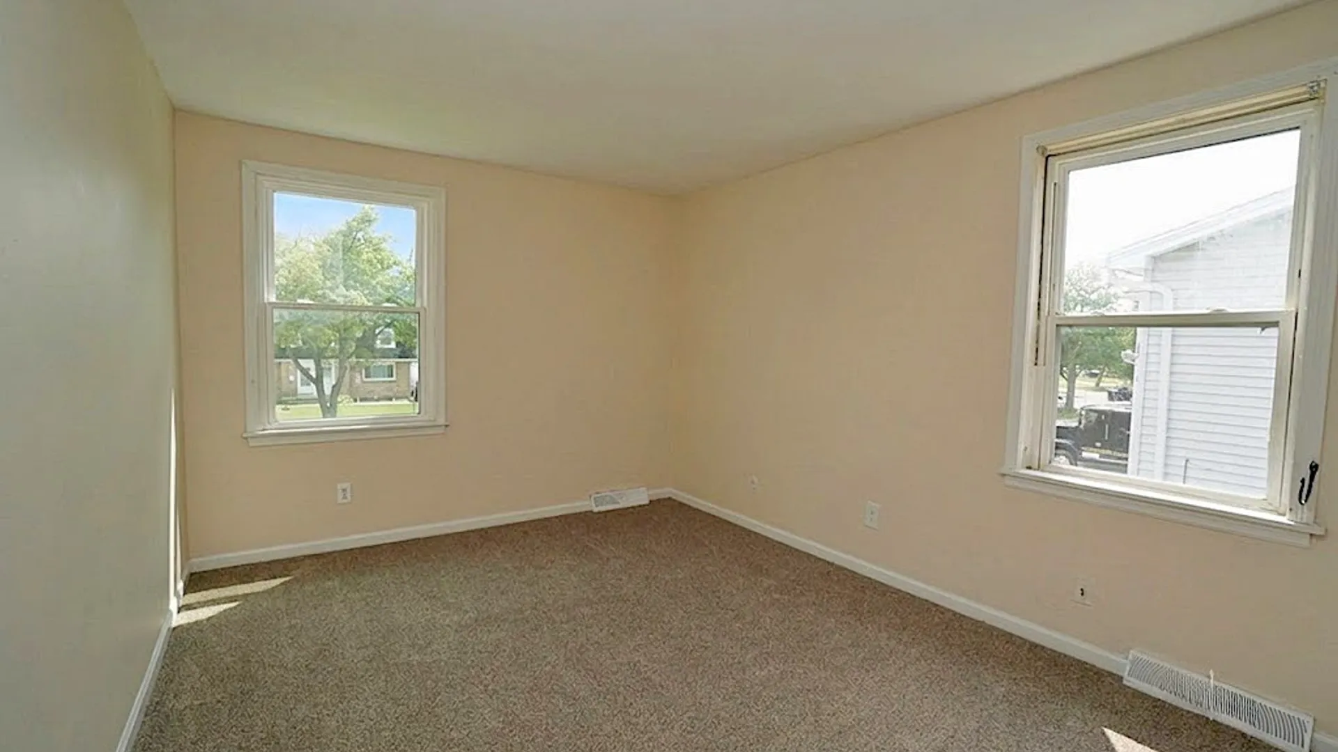 Property at 204 Glenhaven Drive, Amherst, NY 14228 26