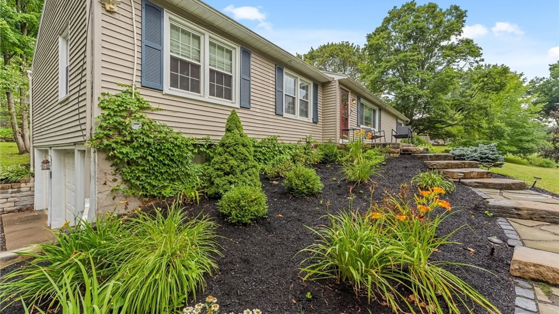 Property at 10 Bishop Drive, Manlius, NY 13066 5