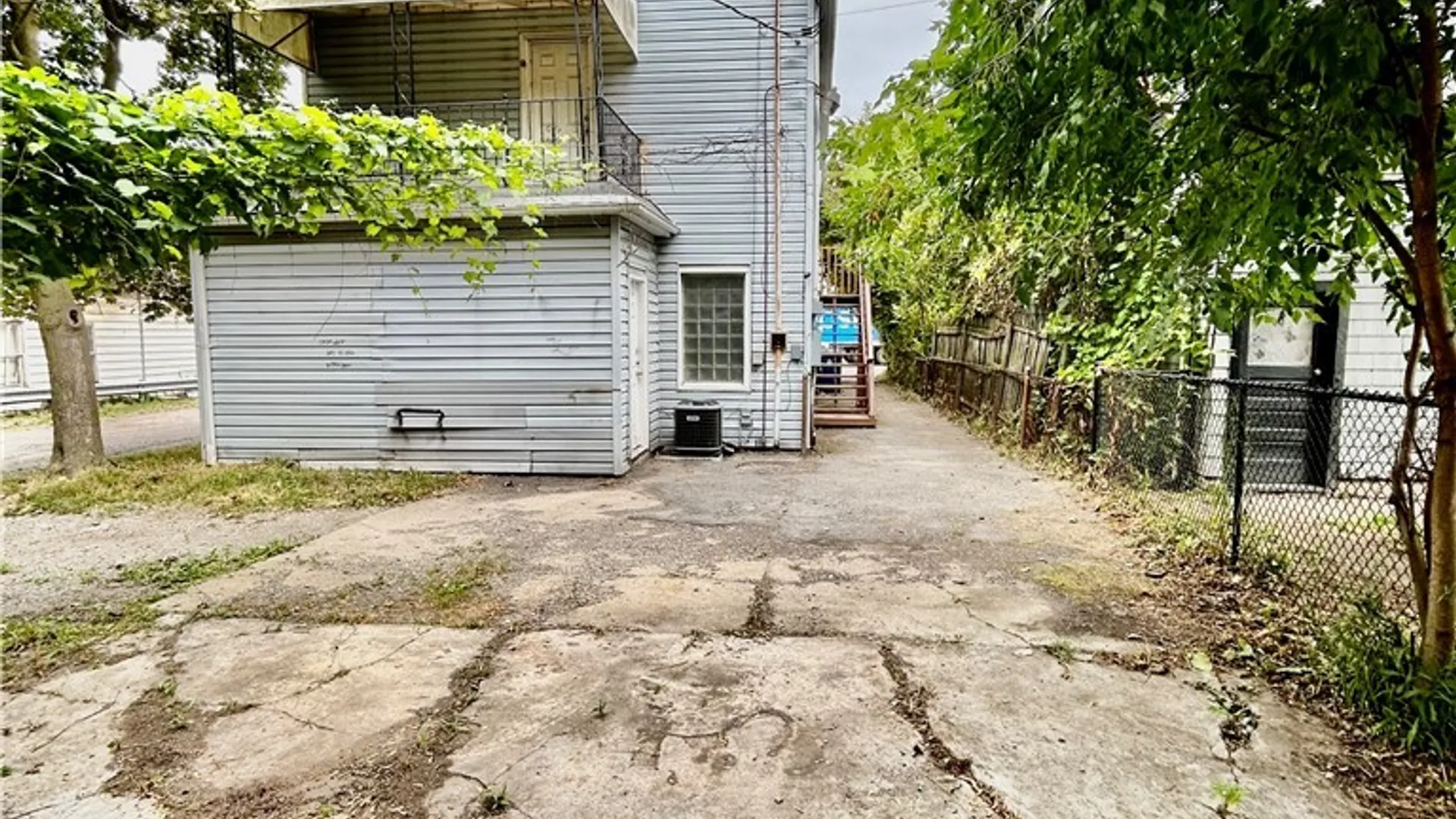 Property at 557 Hertel Avenue, Buffalo, NY 14207 34