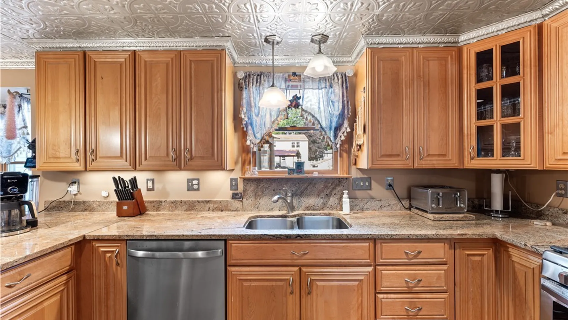 Property at 8009 Thyme Circle, Clay, NY 13090 16