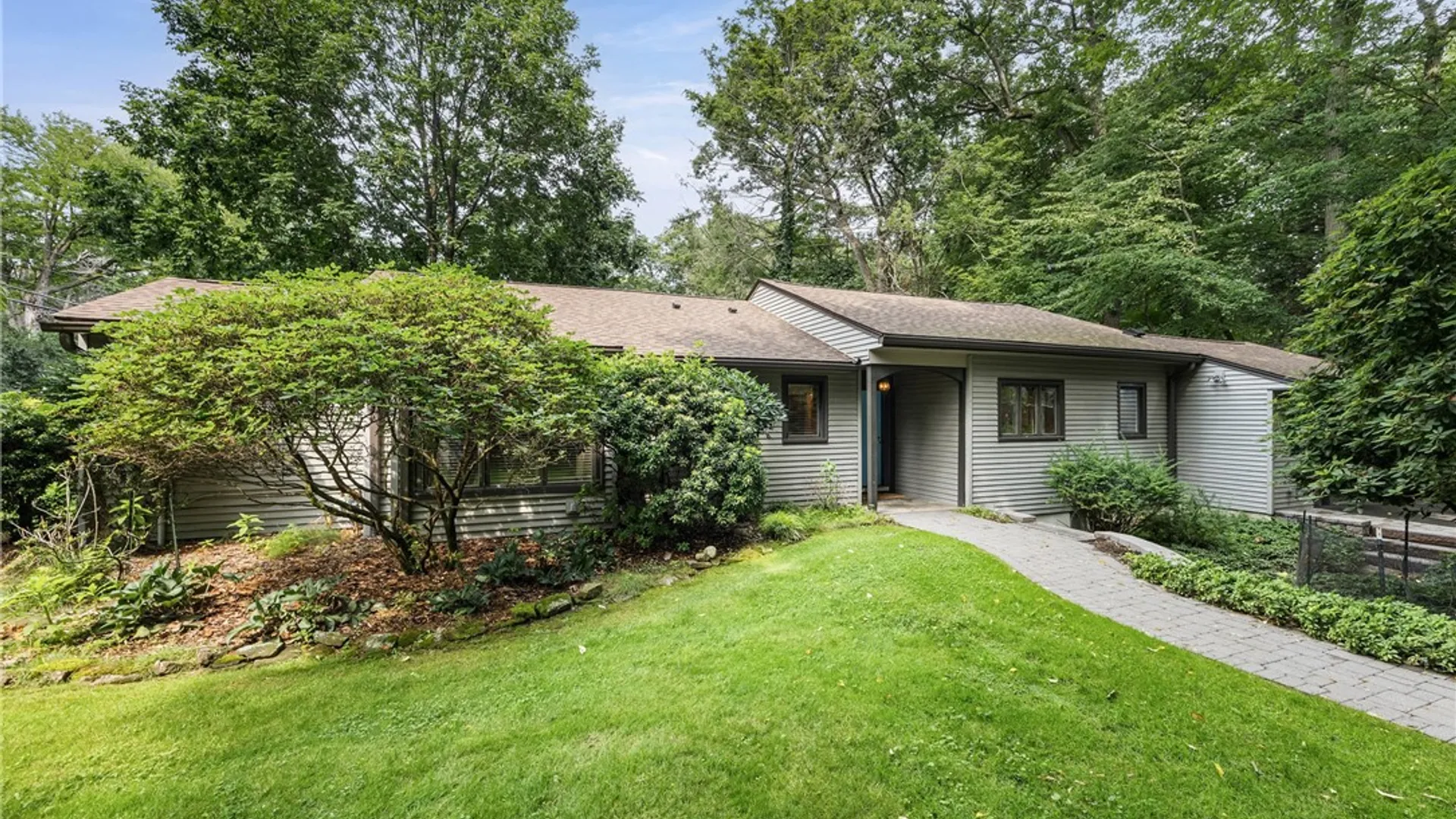 Property at 354 Oakridge Drive, Irondequoit, NY 14617 3