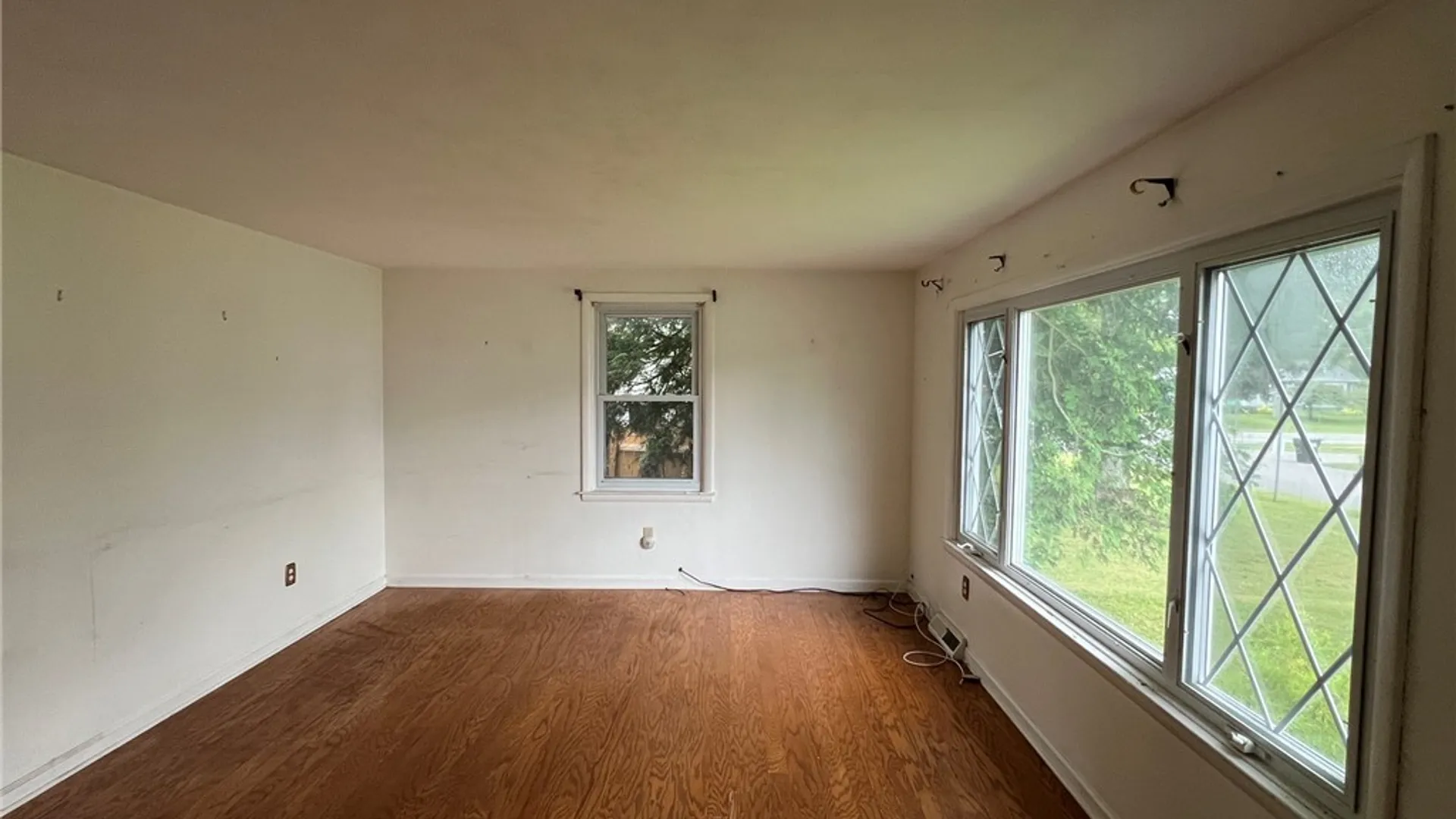 Property at 102 S Manor Drive, Manlius, NY 13057 2