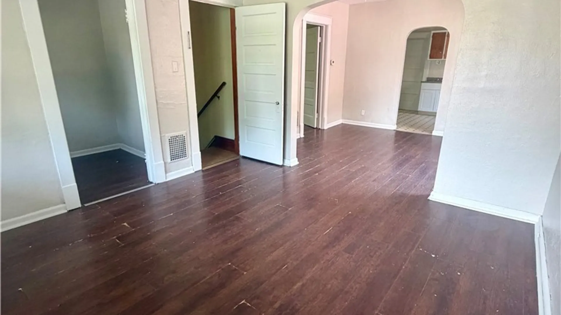 Property at 2237 Ontario Avenue, Niagara Falls, NY 14305 3