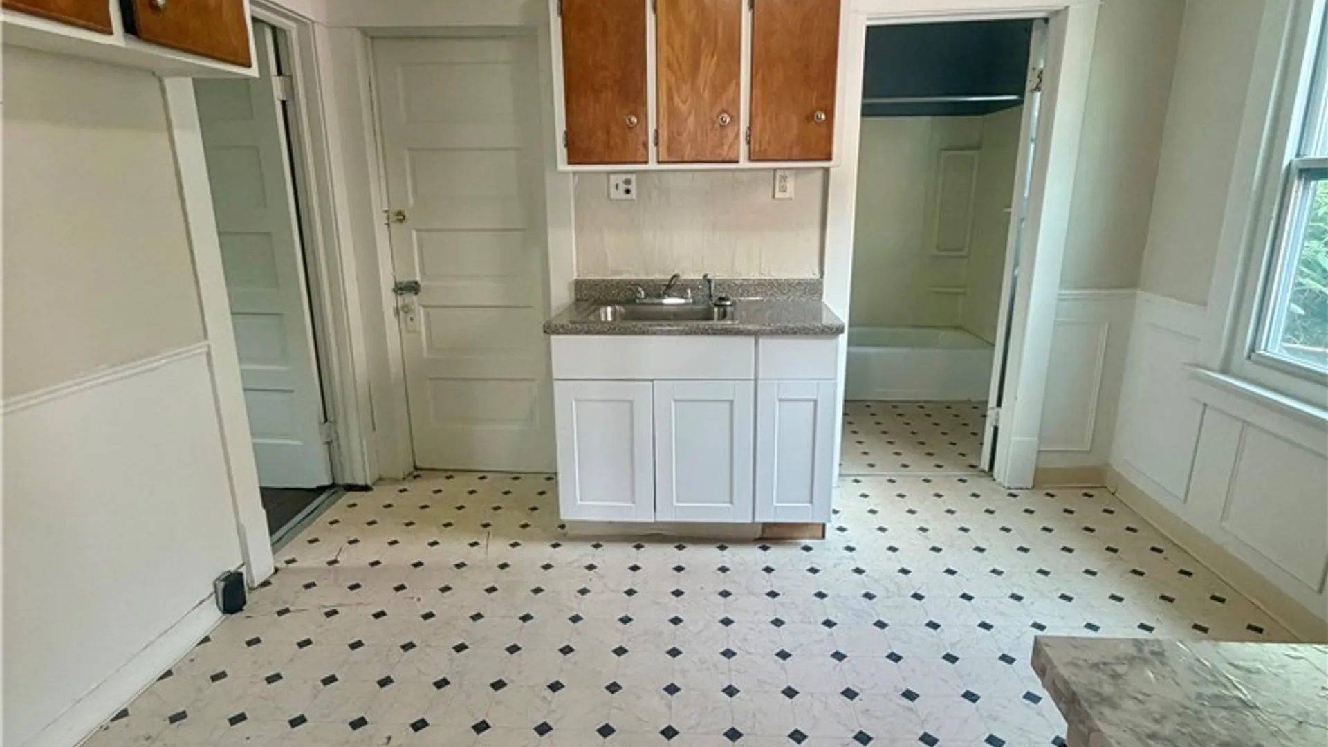 Property at 2237 Ontario Avenue, Niagara Falls, NY 14305 8