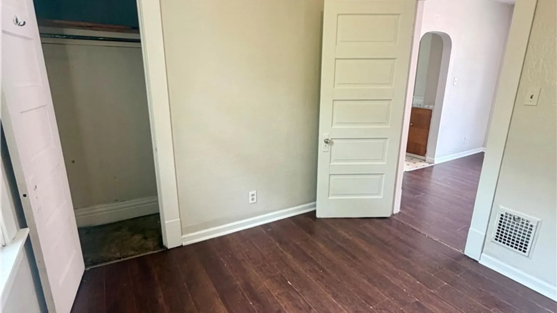 Property at 2237 Ontario Avenue, Niagara Falls, NY 14305 11