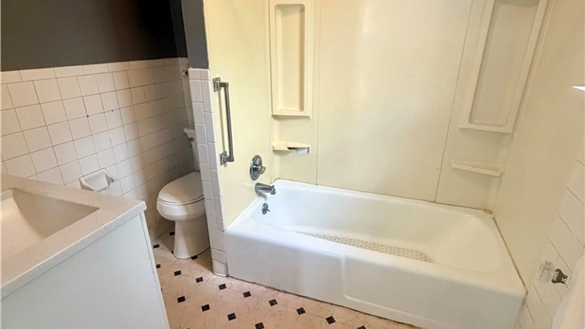 Property at 2237 Ontario Avenue, Niagara Falls, NY 14305 14