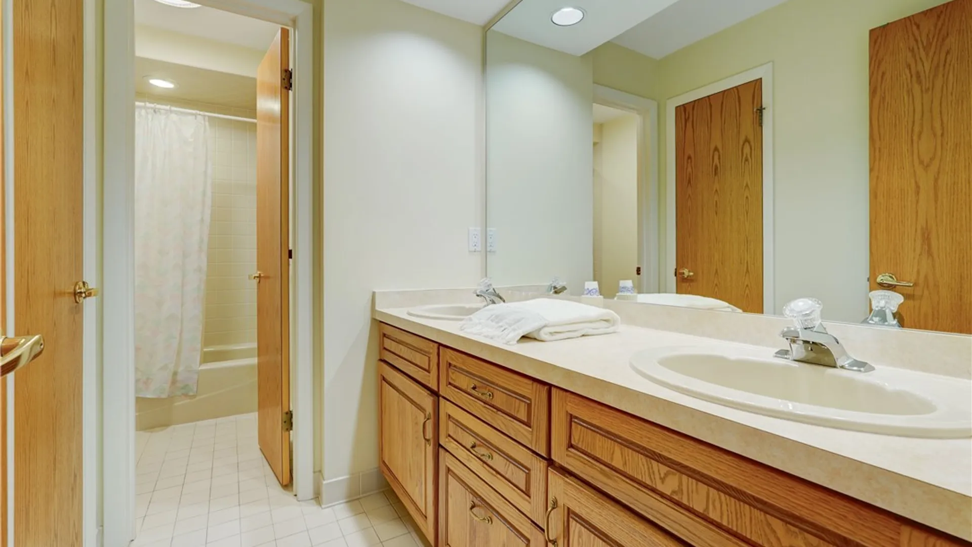 Property at 5 Glen Cannon, Pittsford, NY 14534 38