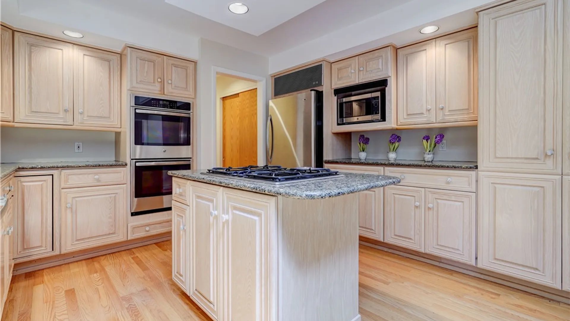 Property at 5 Glen Cannon, Pittsford, NY 14534 24
