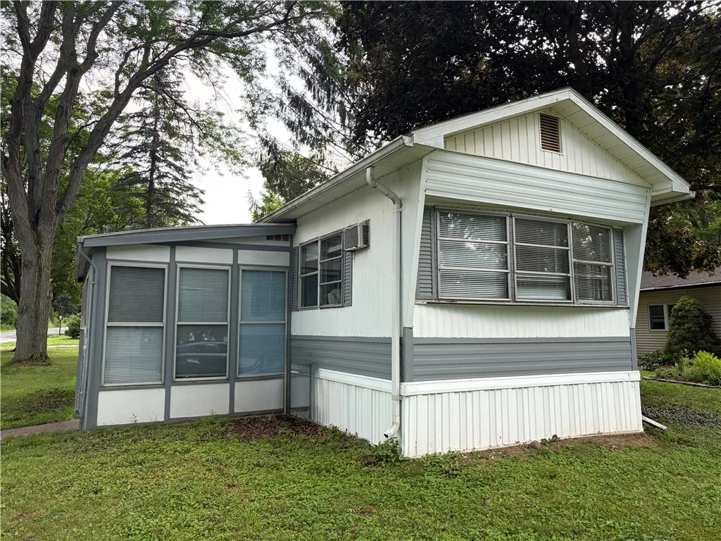 Property at 15 Lakewood Village, Shelby, NY 14103