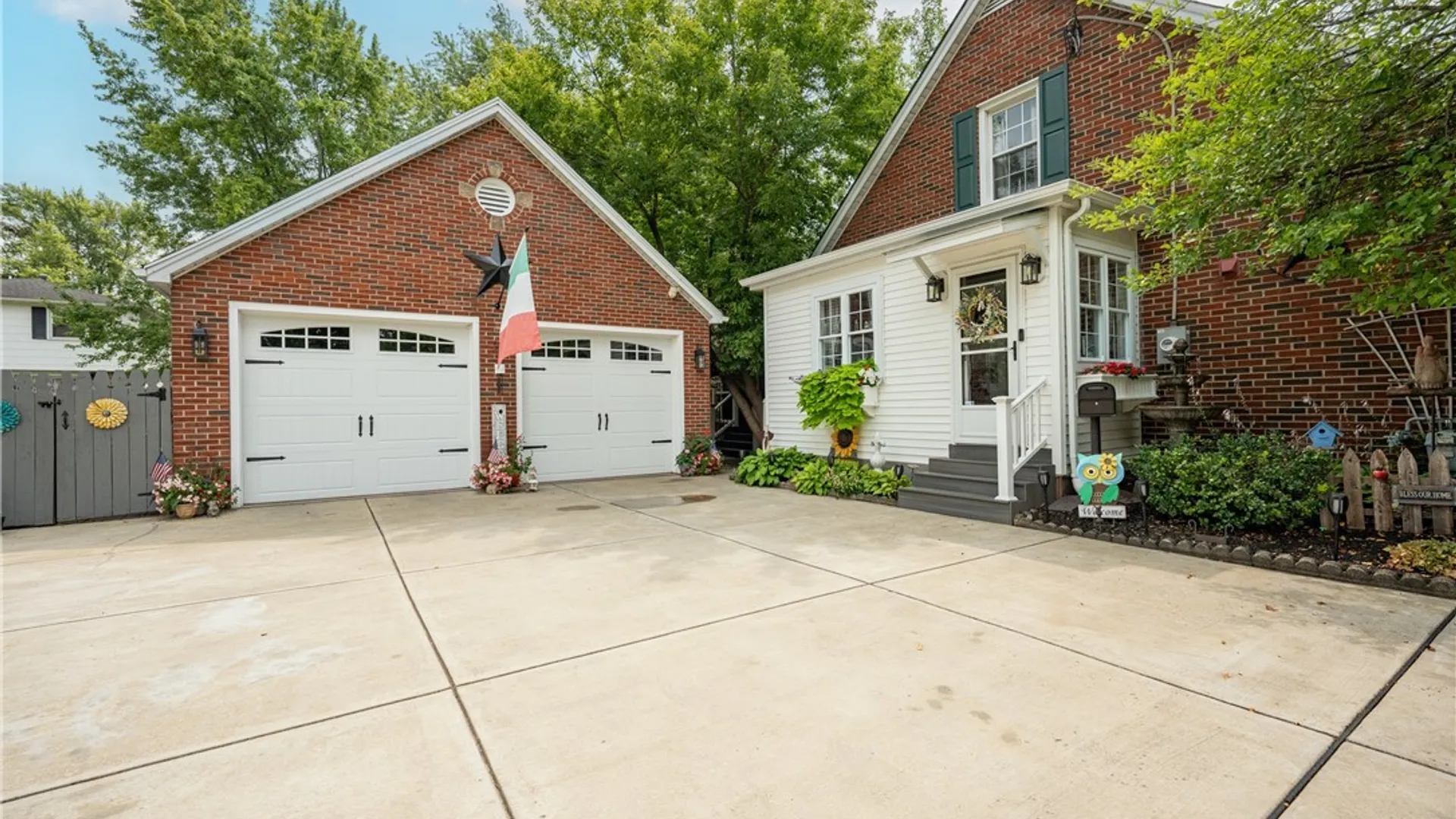 Property at 945 Mineral Springs Road, West Seneca, NY 14224 3