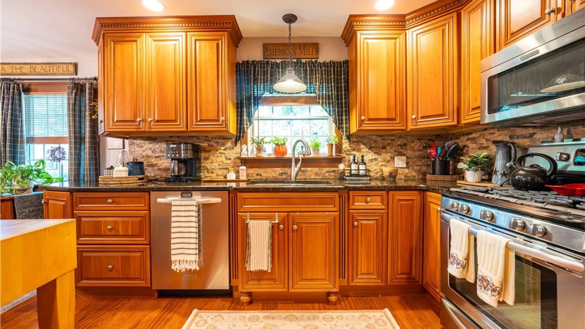 Property at 945 Mineral Springs Road, West Seneca, NY 14224 9