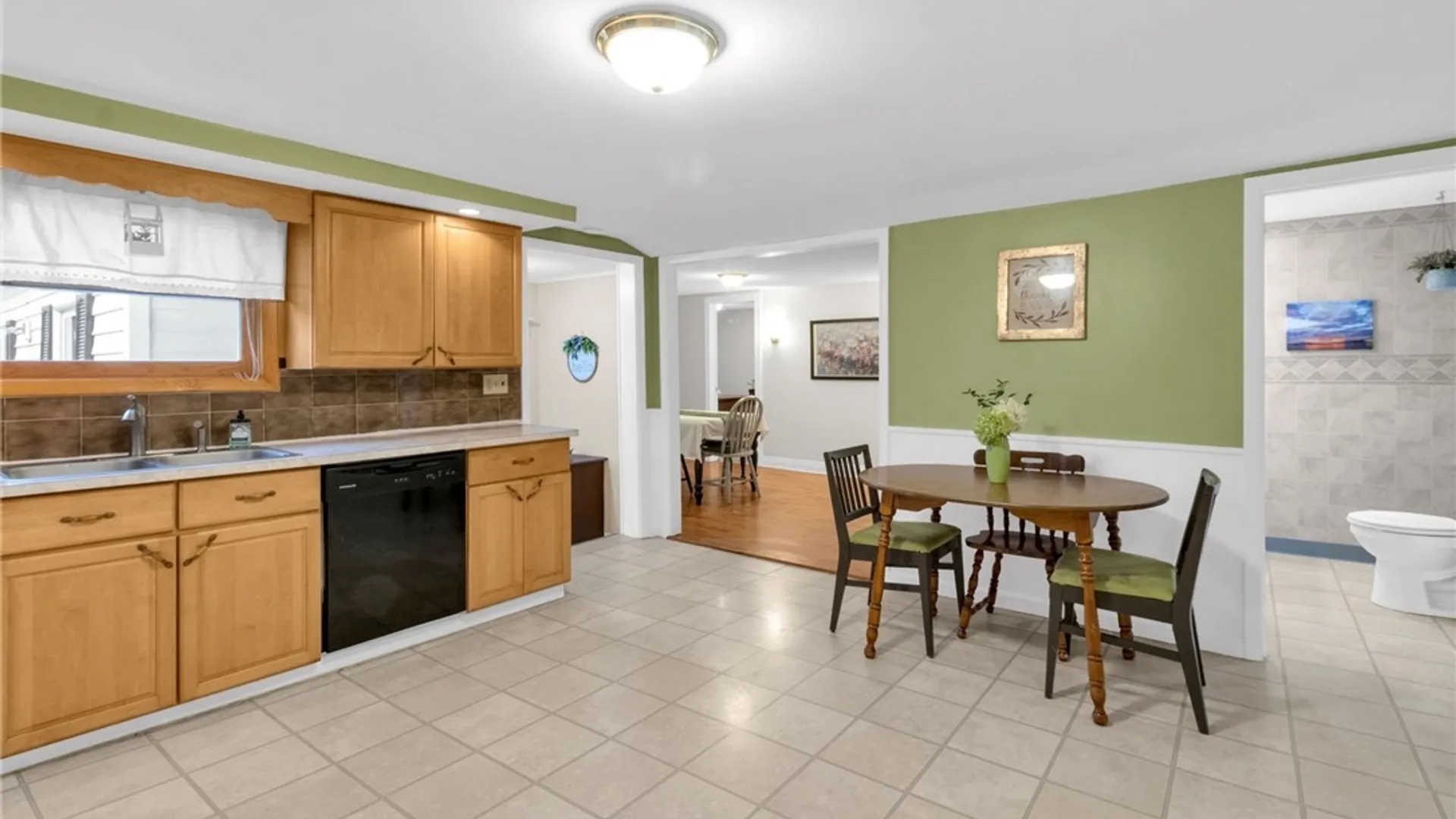 Property at 256 Country Parkway, Amherst, NY 14221 13