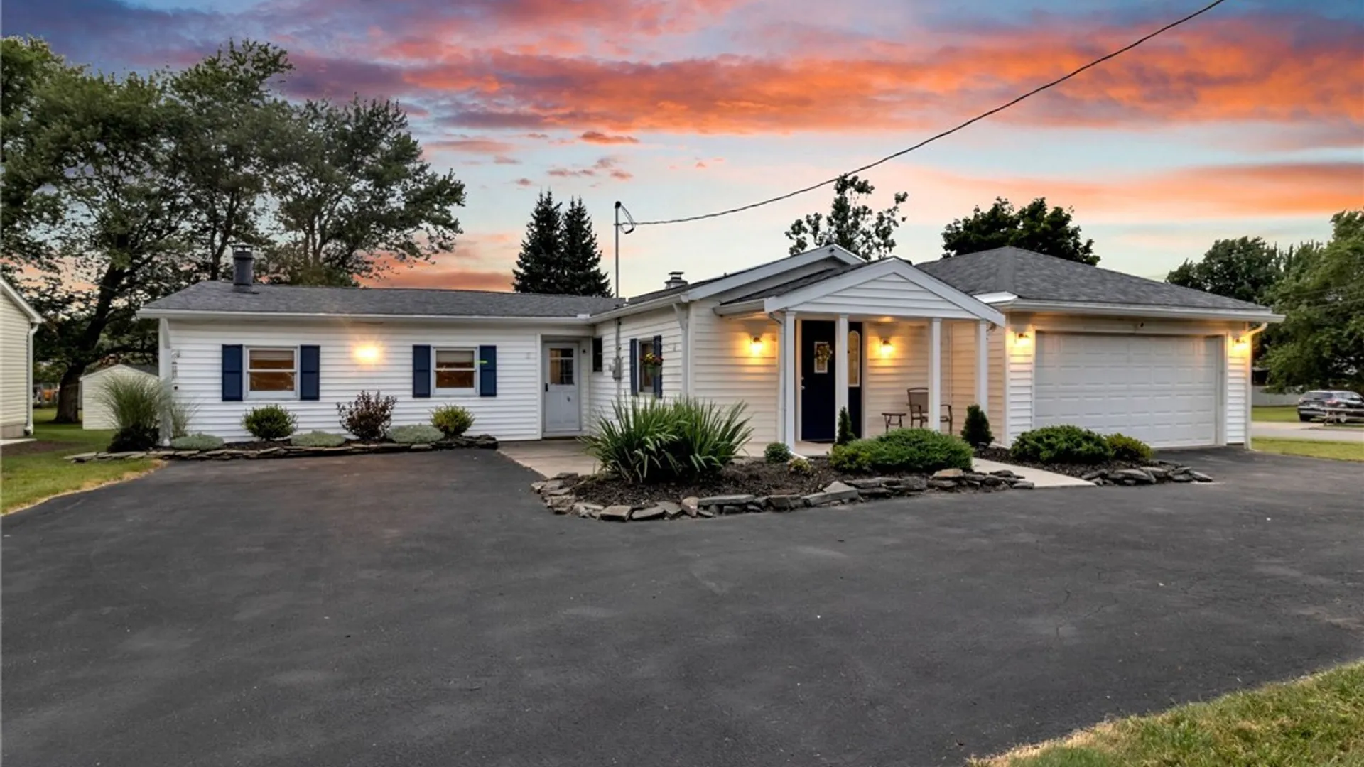 Property at 256 Country Parkway, Amherst, NY 14221 2