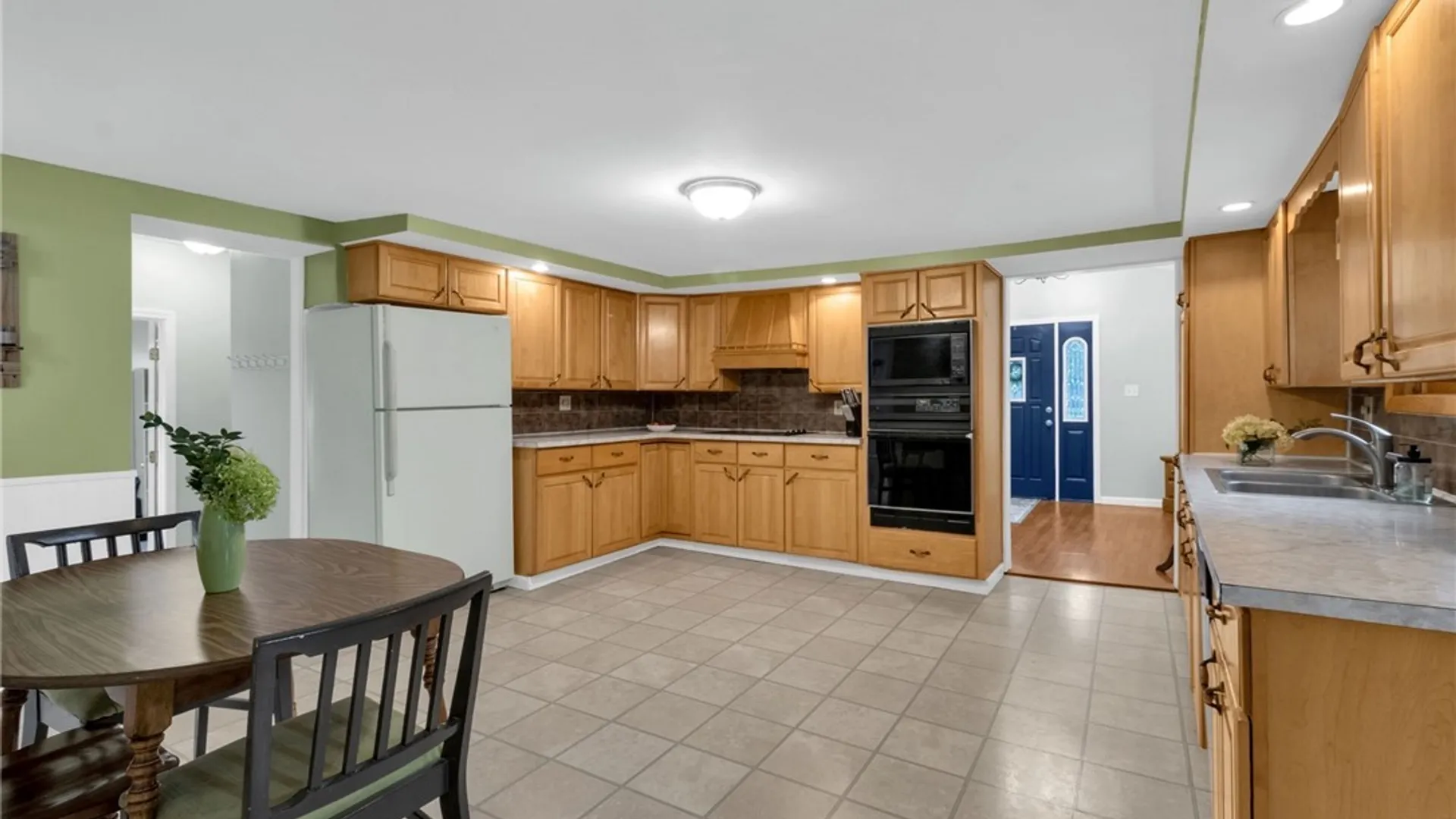 Property at 256 Country Parkway, Amherst, NY 14221 7
