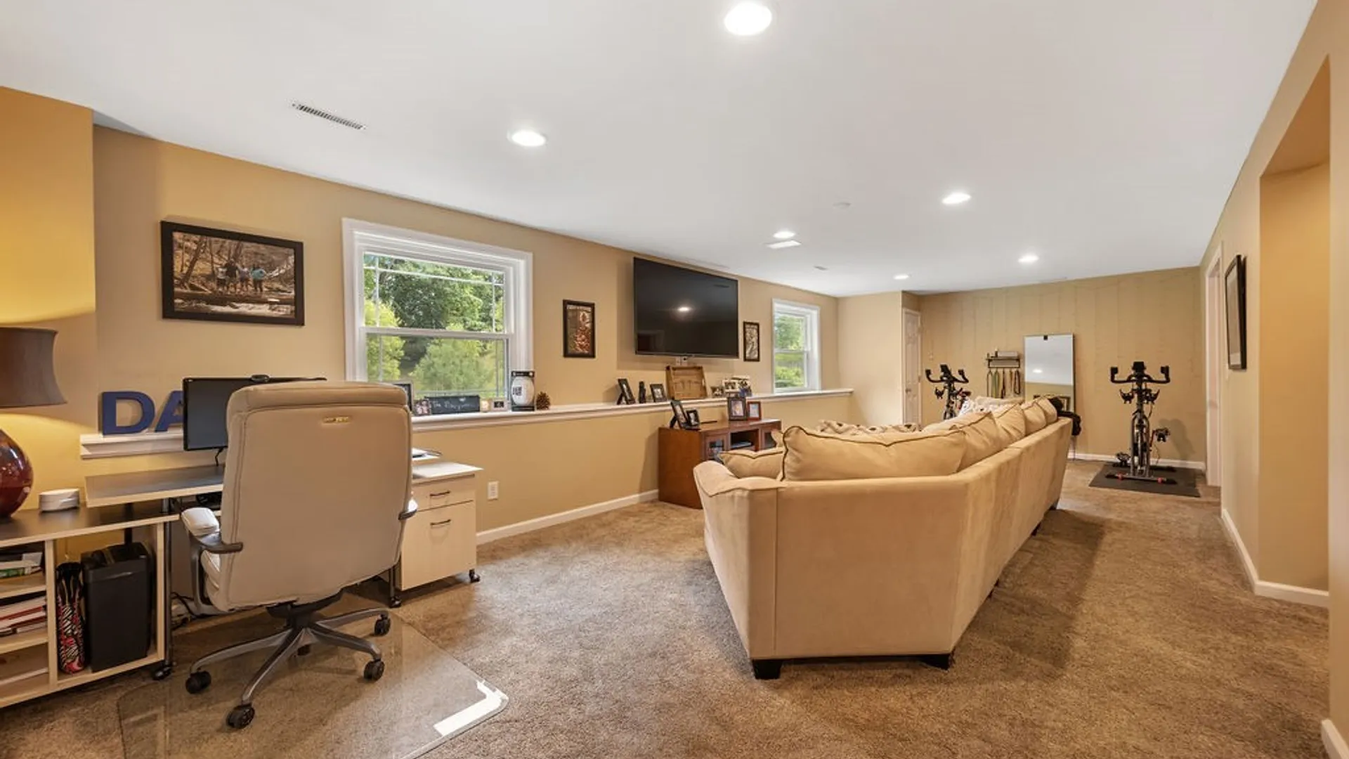 Property at 158 Slindes Woods Circle, Cicero, NY 13212 27