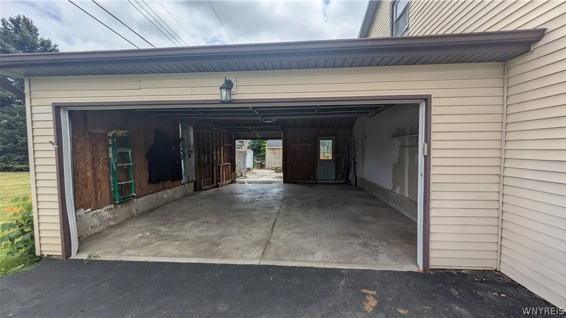 Property at 1057 Mineral Springs Road, West Seneca, NY 14224 4