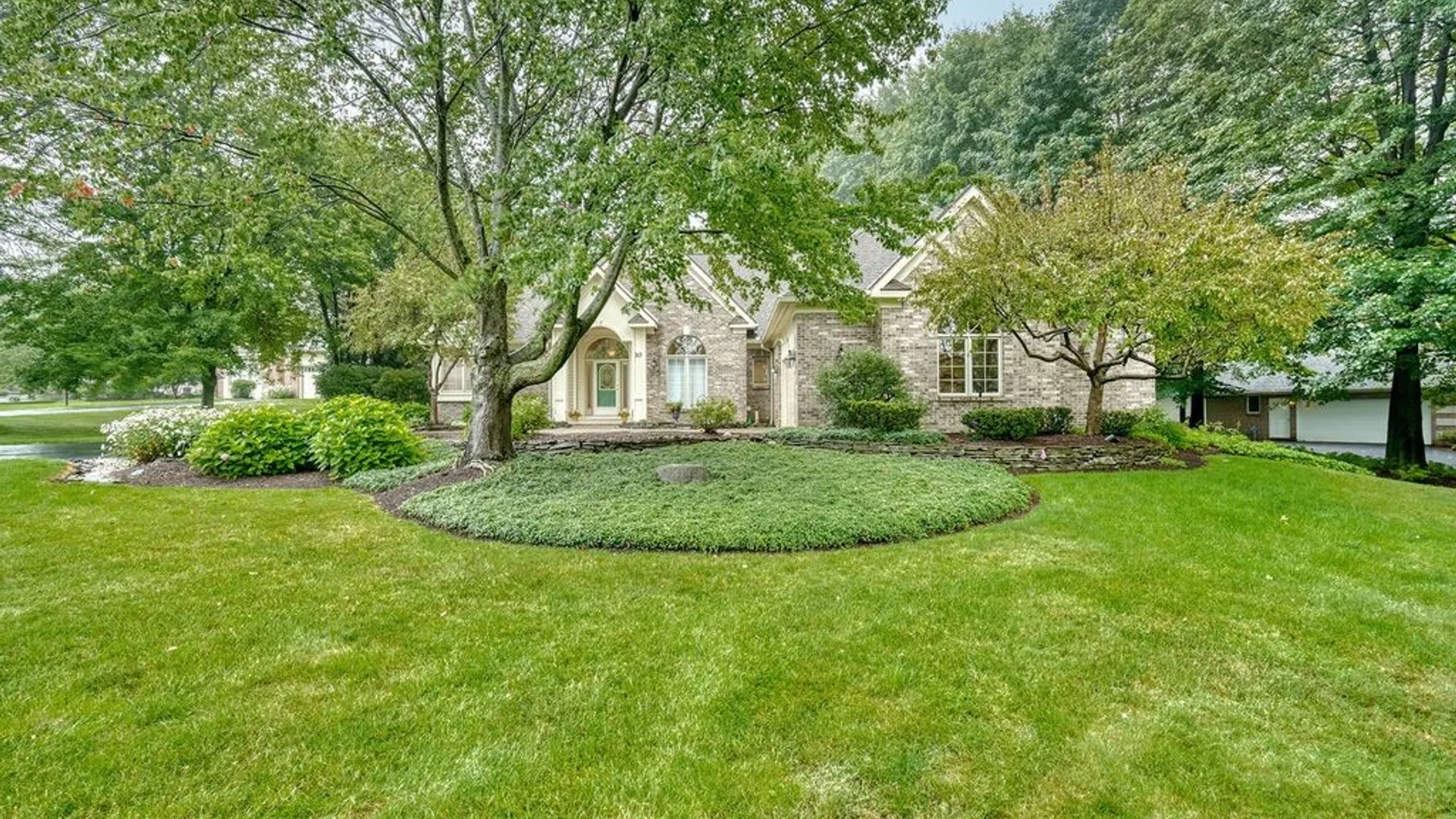 Property at 10 Cathedral Oaks, Perinton, NY 14450 2