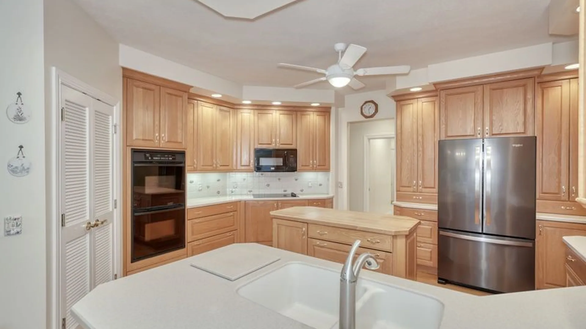 Property at 10 Cathedral Oaks, Perinton, NY 14450 8