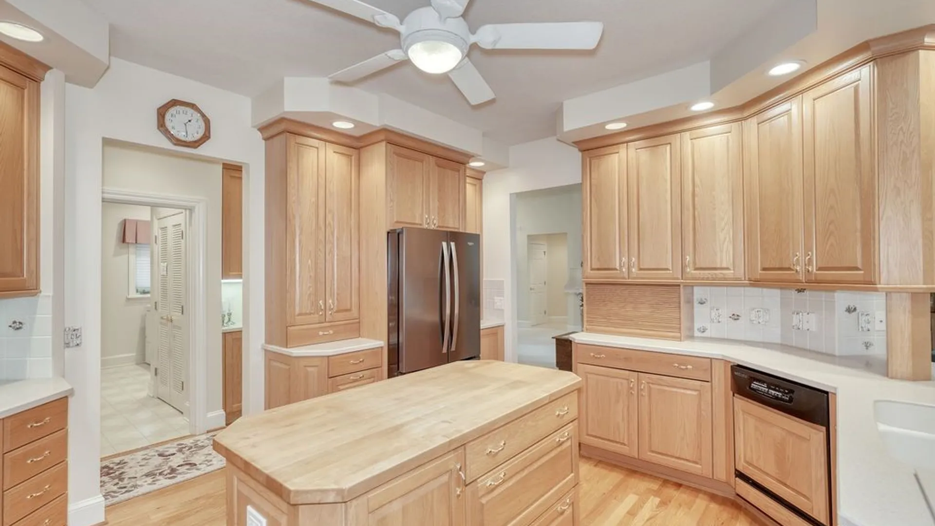 Property at 10 Cathedral Oaks, Perinton, NY 14450 9