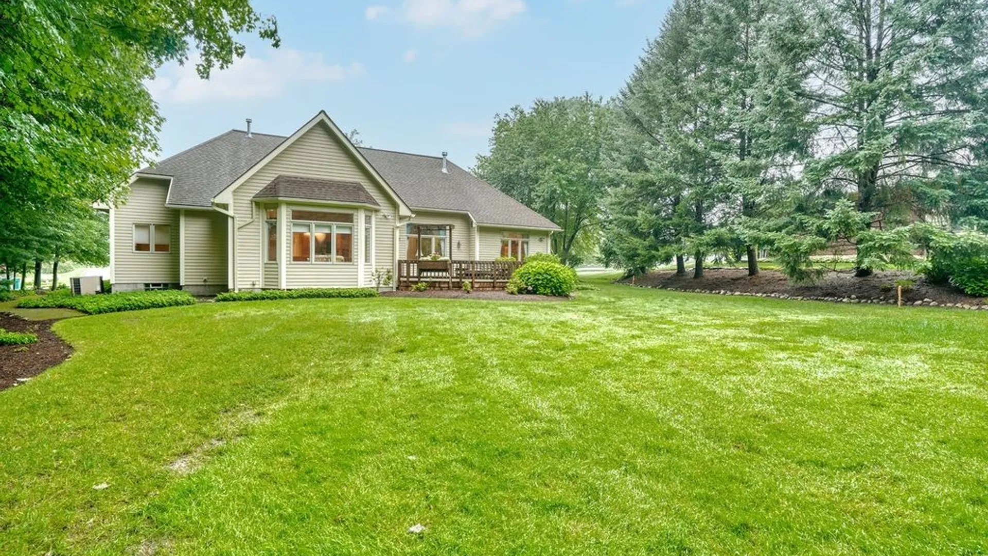 Property at 10 Cathedral Oaks, Perinton, NY 14450 40