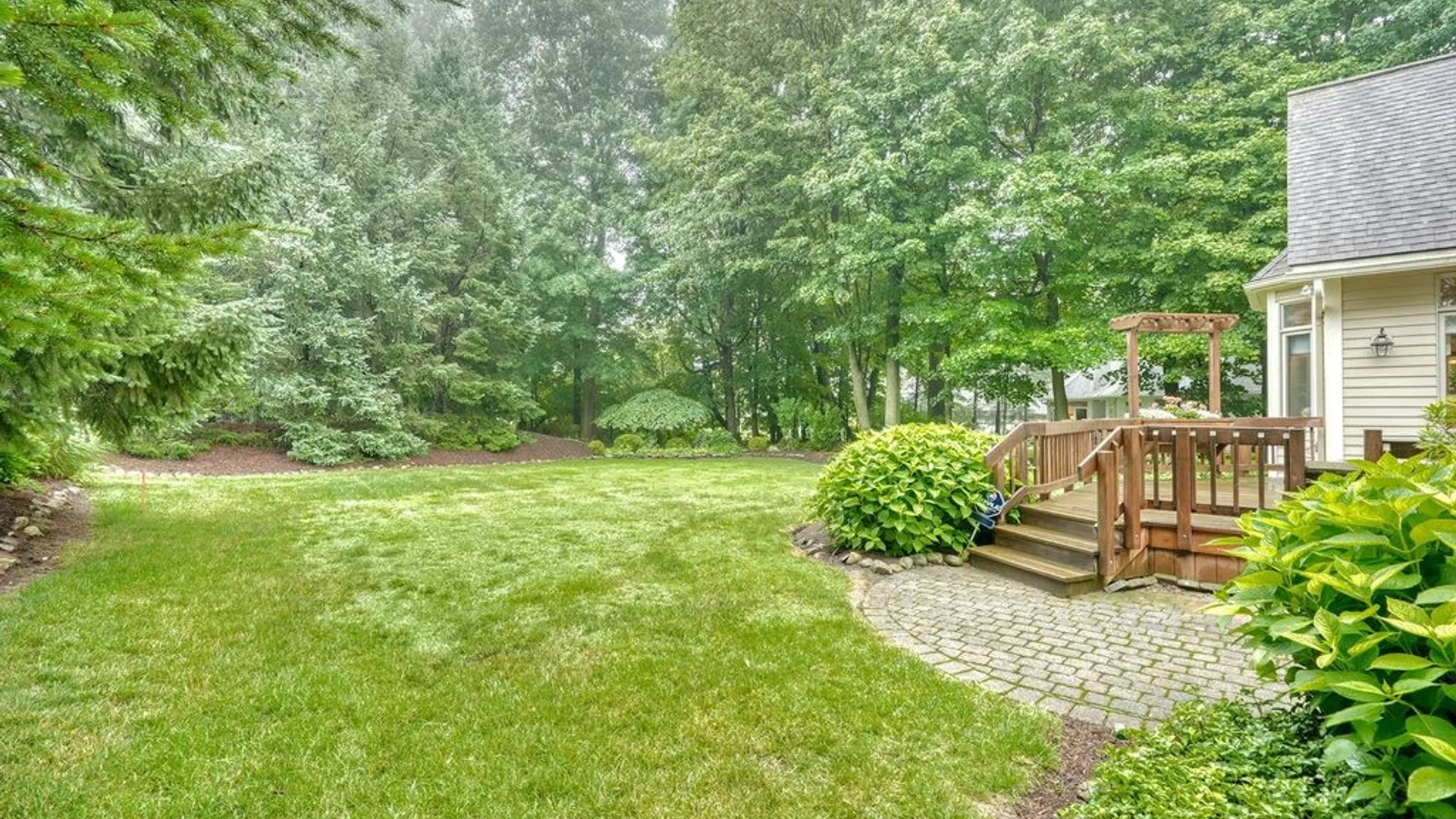 Property at 10 Cathedral Oaks, Perinton, NY 14450 37