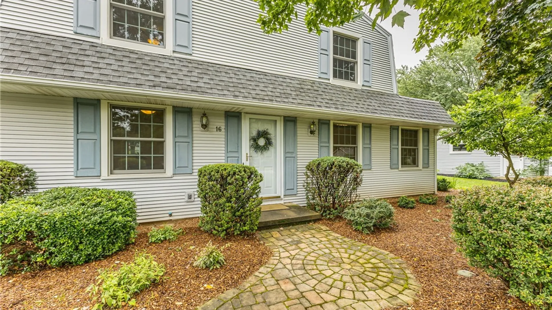 Property at 16 S Ridge Trail, Perinton, NY 14450 2
