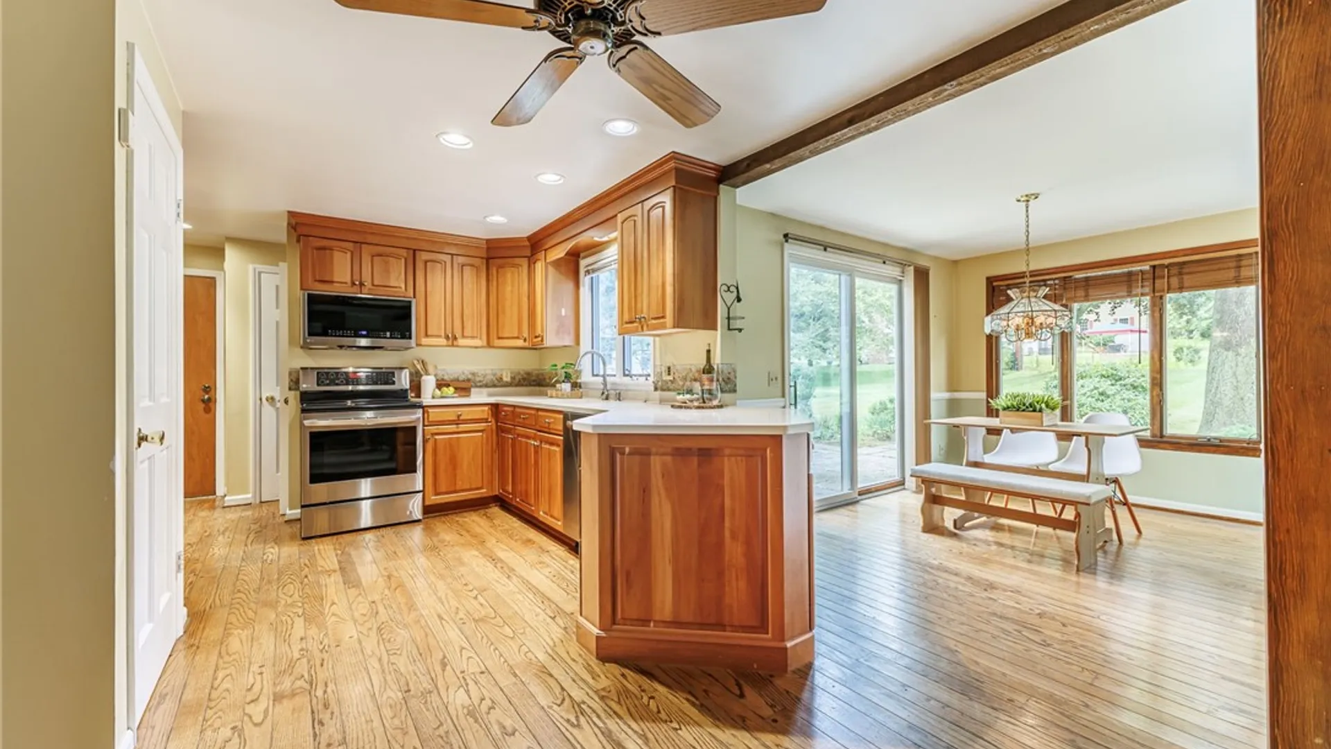 Property at 16 S Ridge Trail, Perinton, NY 14450 8
