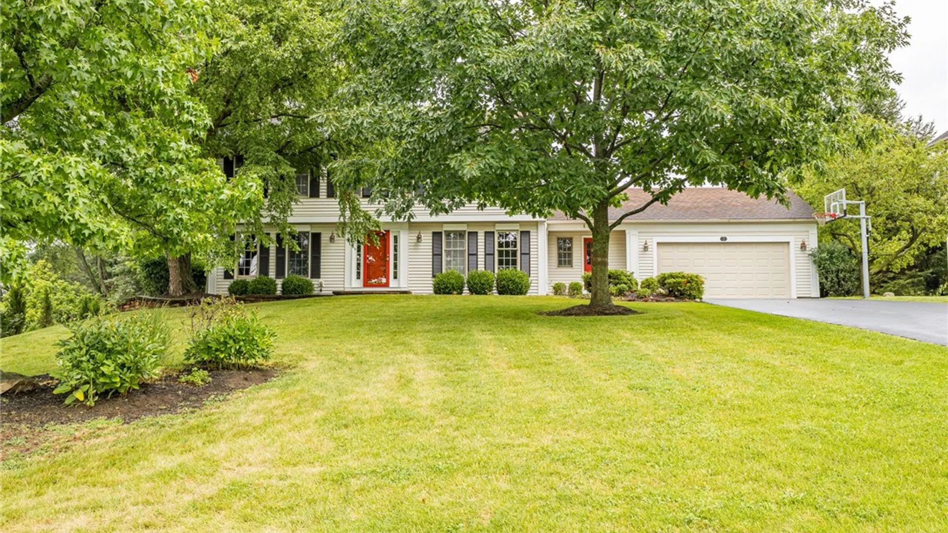 Property at 9 Wild Berry Lane, Pittsford, NY 14534 5