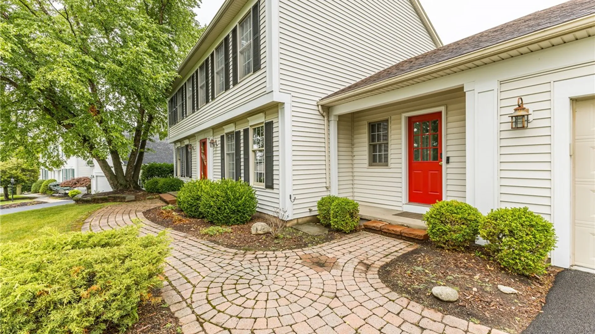 Property at 9 Wild Berry Lane, Pittsford, NY 14534 2
