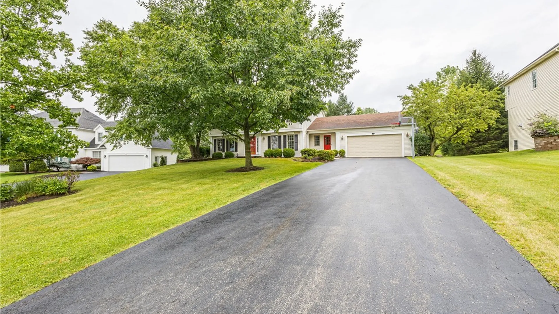 Property at 9 Wild Berry Lane, Pittsford, NY 14534 6