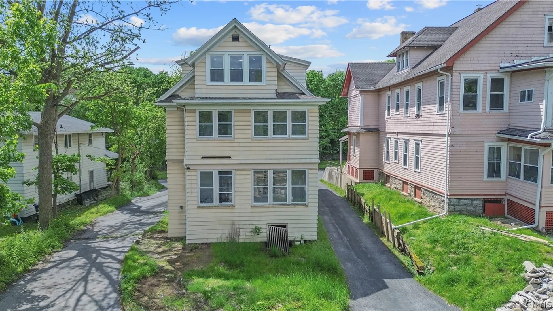 Property at 944 Bellevue Avenue, Syracuse, NY 13204 4
