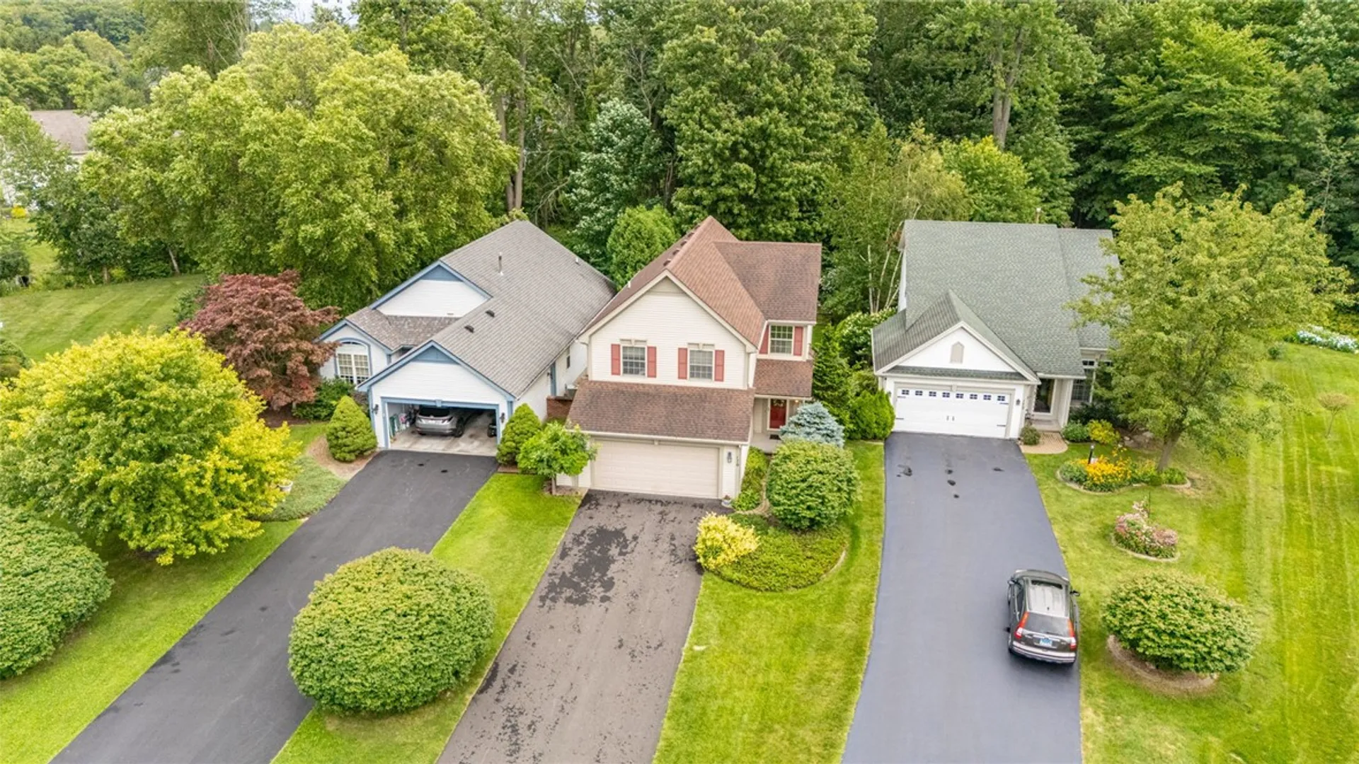 Property at 170 Cranbrook Terrace, Webster, NY 14580 4