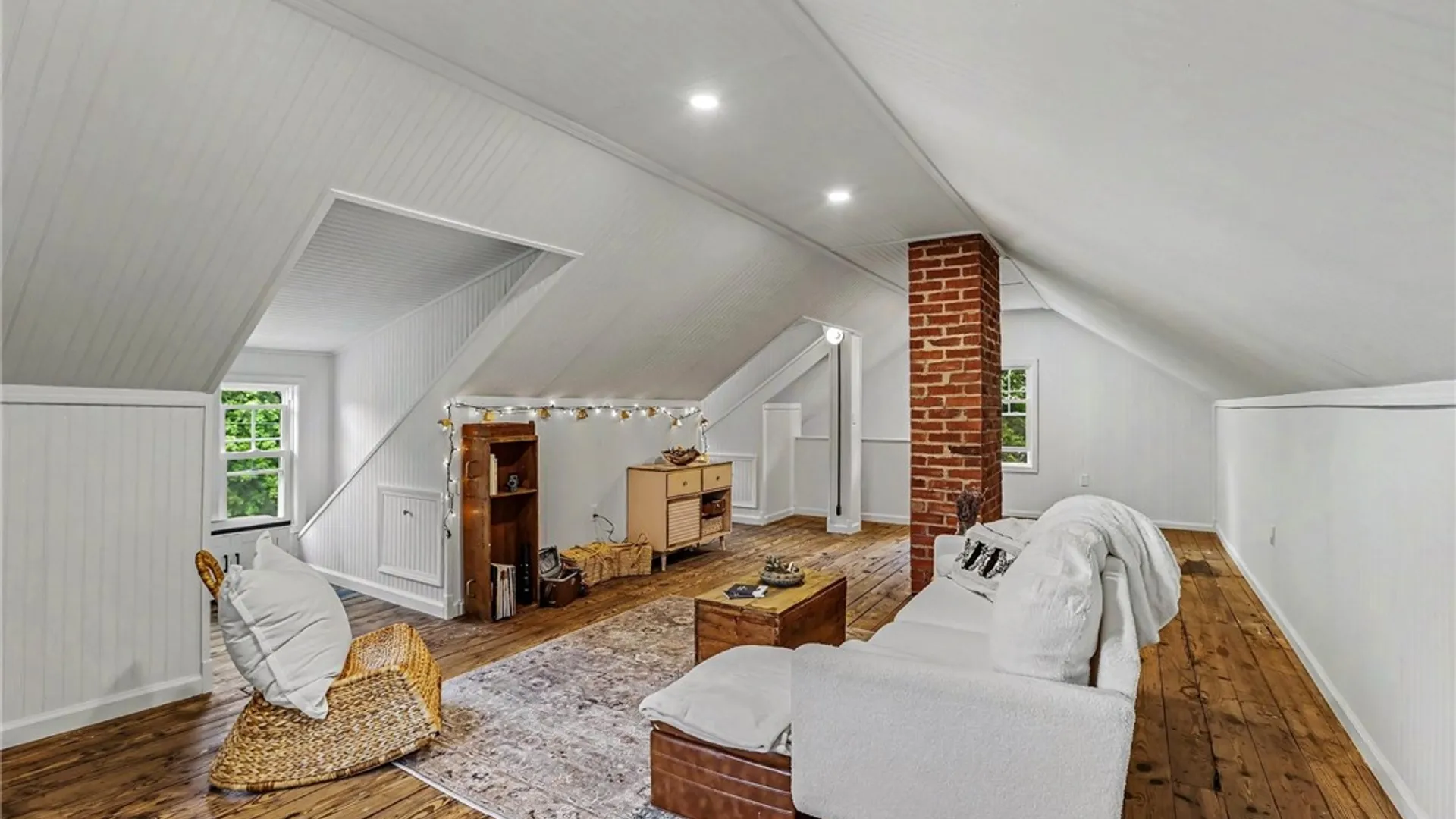 Property at 13 Brook Rd, Pittsford, NY 14534 40