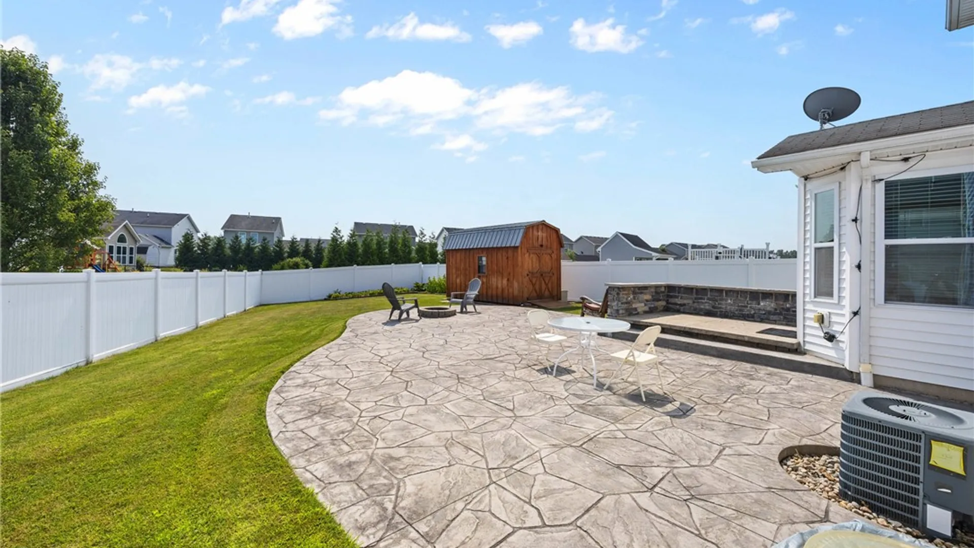 Property at 76 Rangers Court, Greece, NY 14612 40