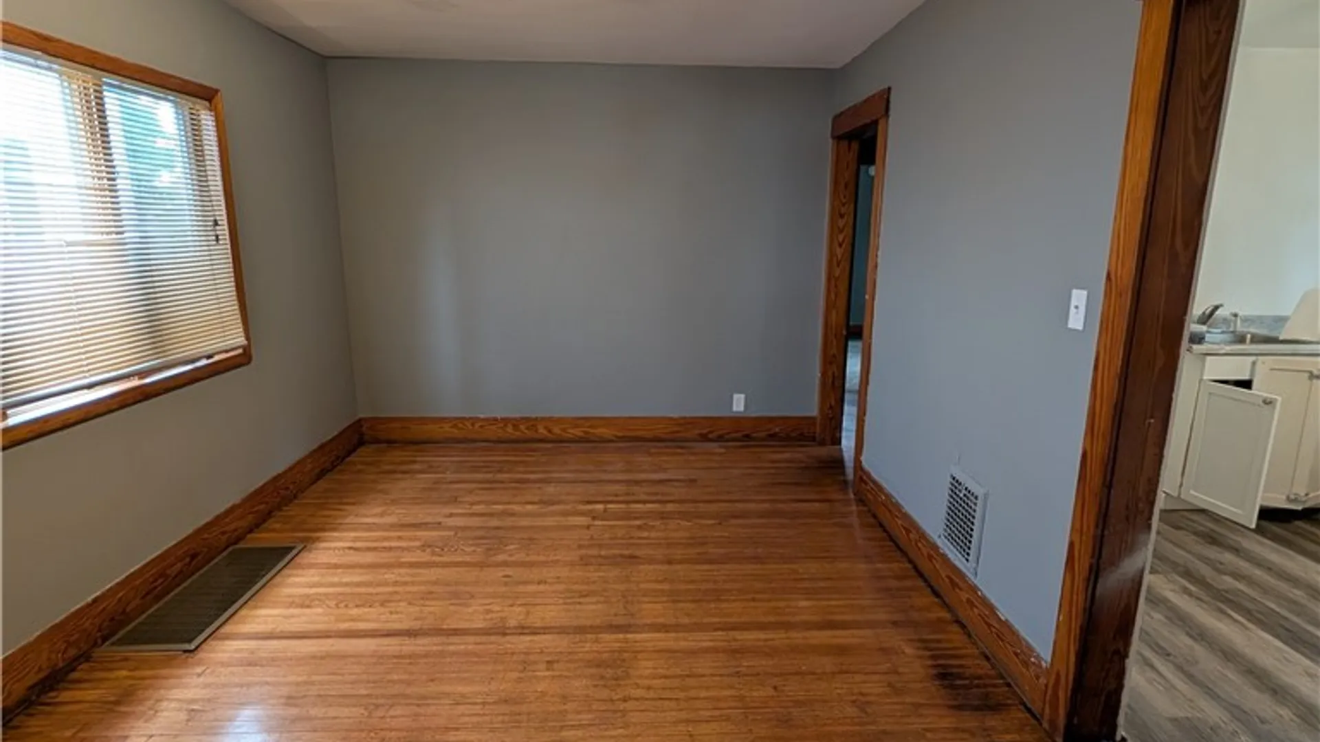 Property at 33 Argus Street, Buffalo, NY 14207 14