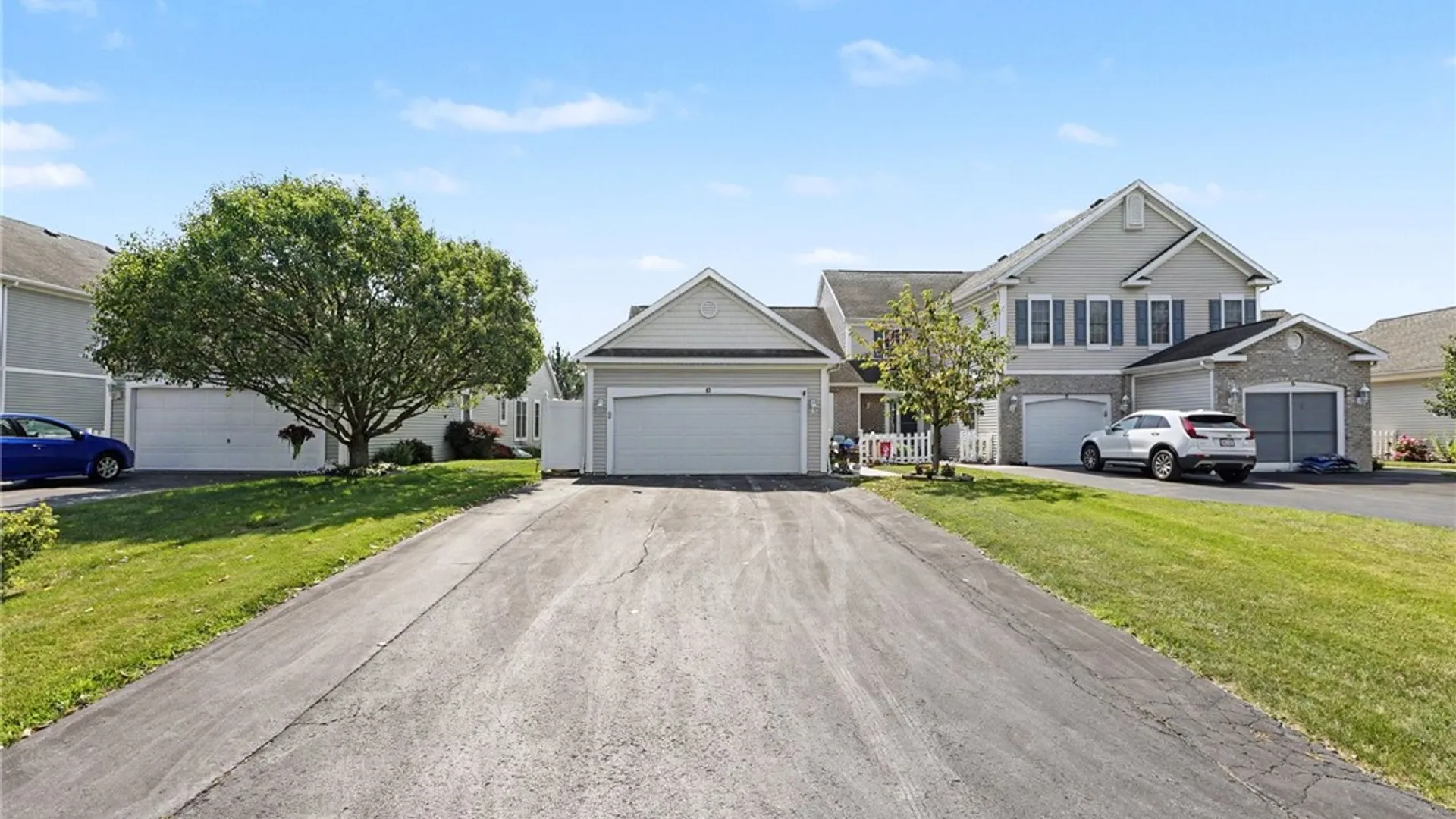 Property at 10 Foxe Commons, Chili, NY 14624 4