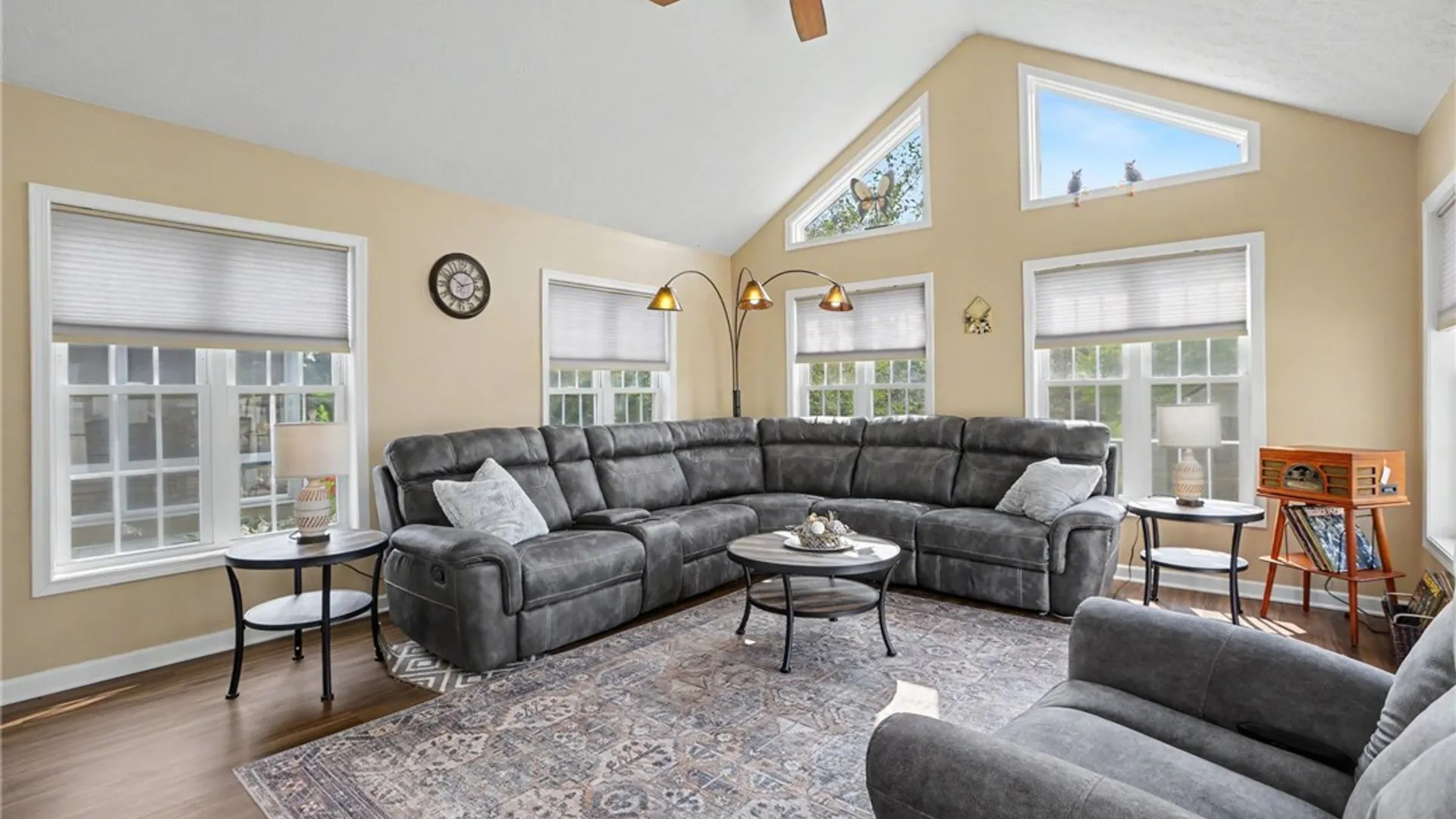Property at 10 Foxe Commons, Chili, NY 14624 16