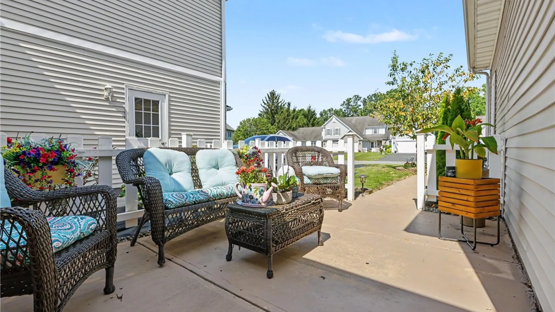 Property at 10 Foxe Commons, Chili, NY 14624 24
