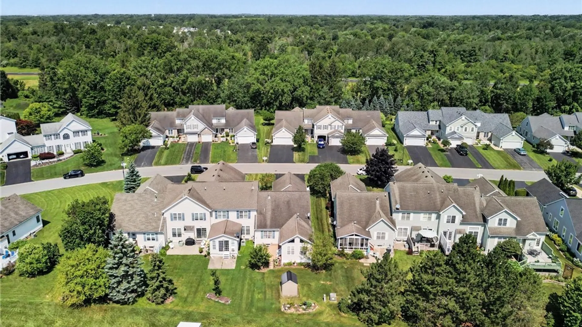 Property at 10 Foxe Commons, Chili, NY 14624 30
