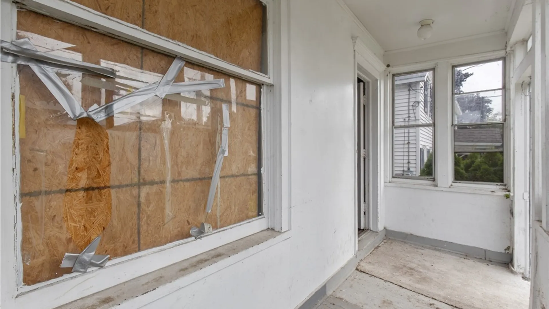 Property at 105 W Mohawk Street, Oswego, NY 13126 4