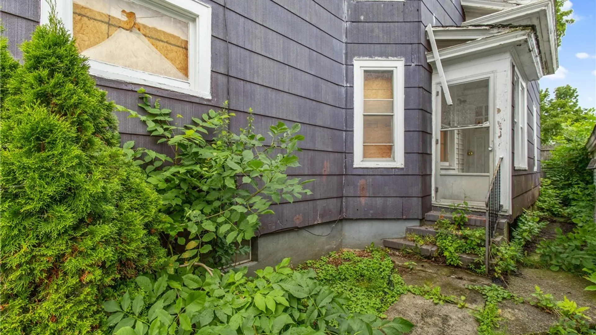 Property at 105 W Mohawk Street, Oswego, NY 13126 13