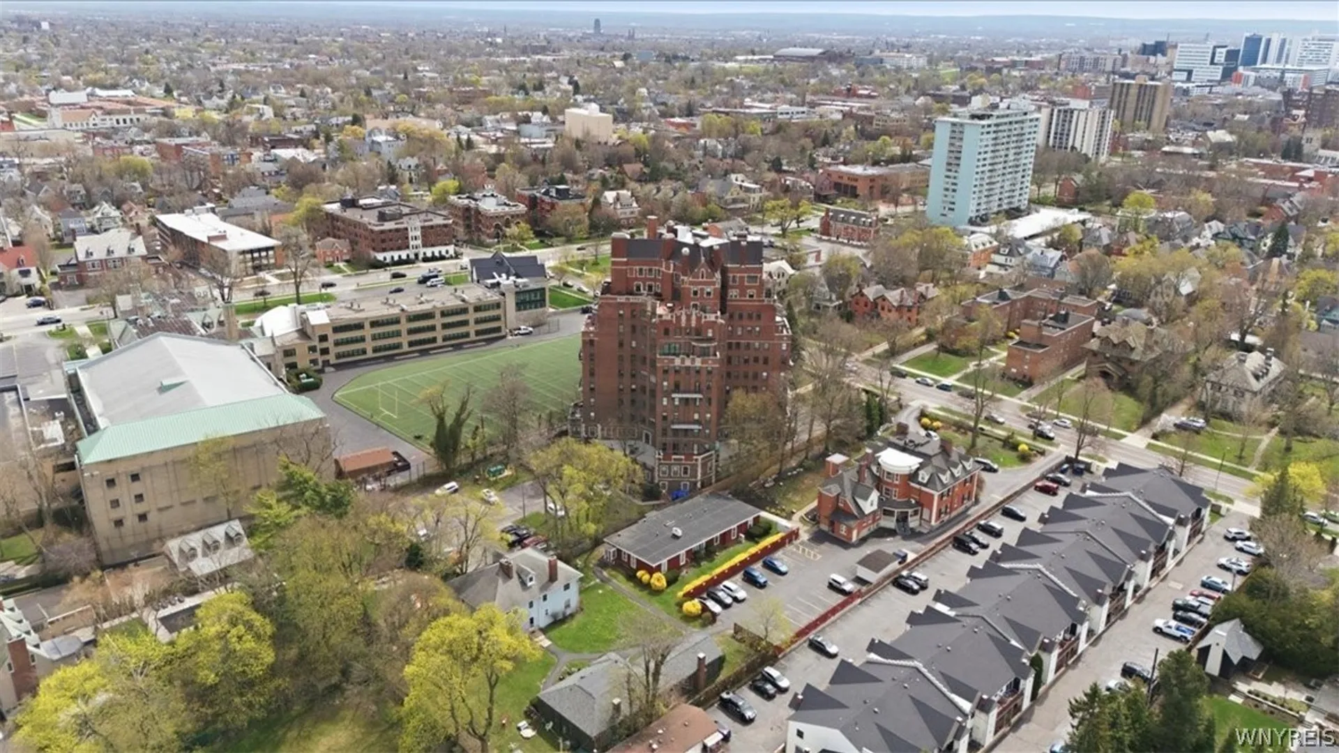 Property at 800 W Ferry Street, Buffalo, NY 14222 3