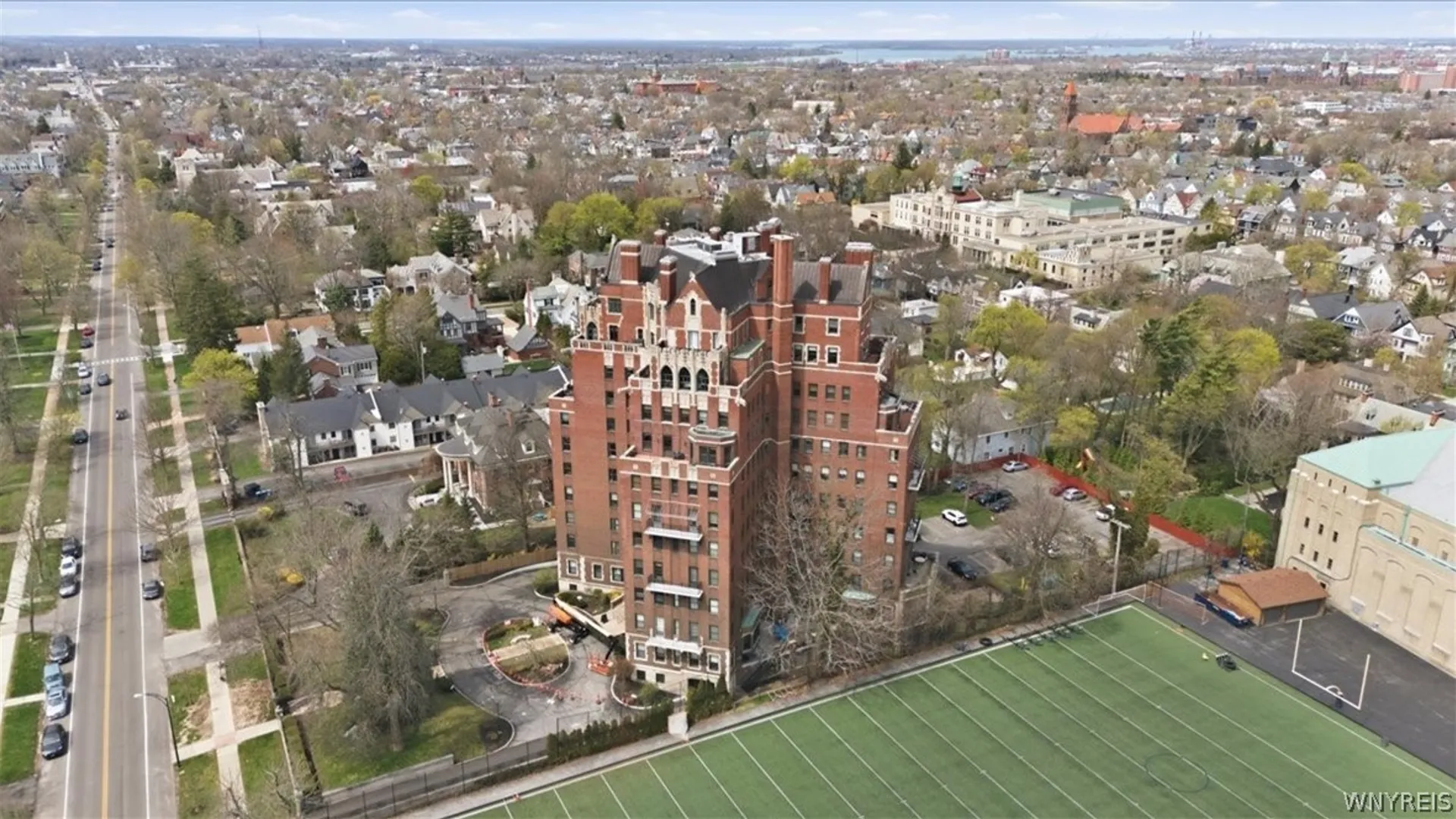 Property at 800 W Ferry Street, Buffalo, NY 14222 2