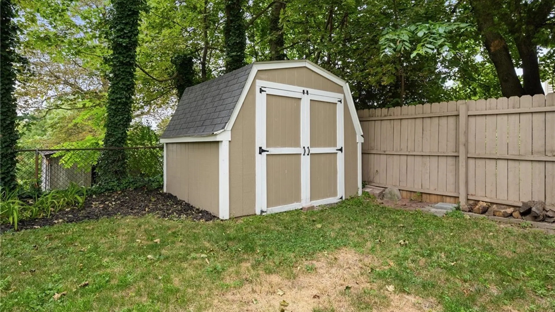 Property at 234 Germania Avenue, Camillus, NY 13219 35