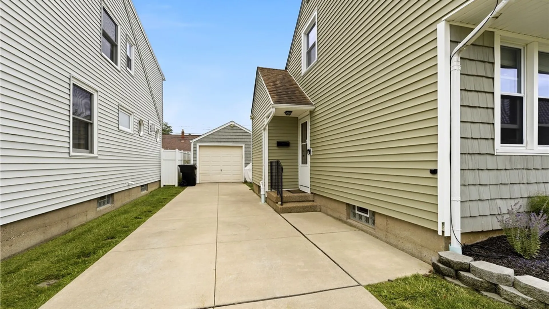 Property at 114 Sherwin Drive, Tonawanda, NY 14150 5
