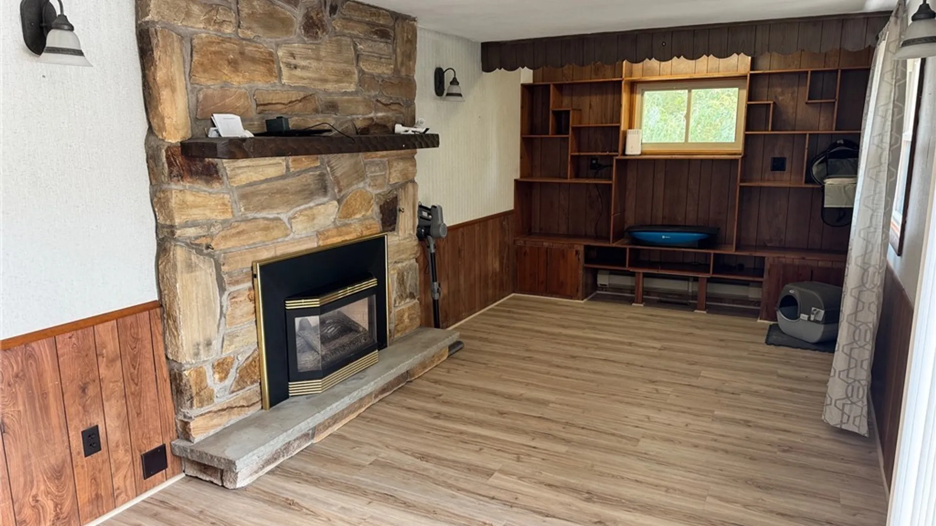 Property at 8542 Belnor Drive, Cicero, NY 13039 9