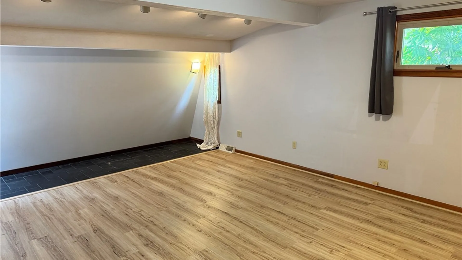 Property at 8542 Belnor Drive, Cicero, NY 13039 12