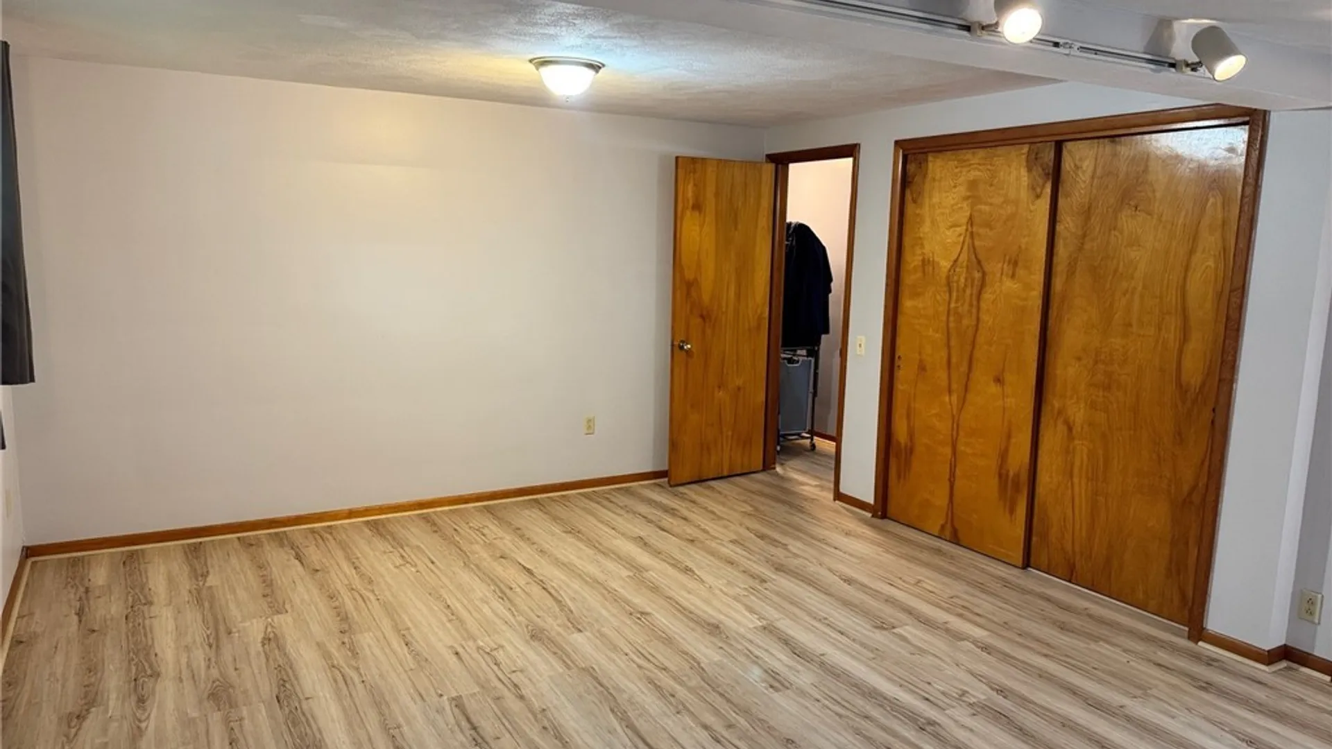 Property at 8542 Belnor Drive, Cicero, NY 13039 14
